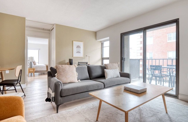 Tasteful Allston 2BR, nr Boston U & Green Line, by Blueground