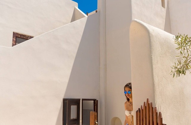 Tasteful Santorini Villa | Anthea.