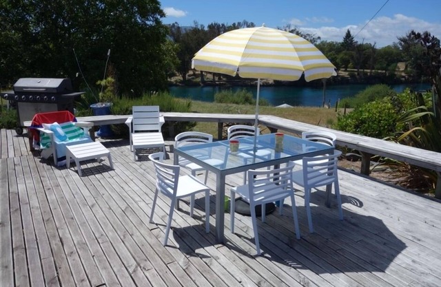Taupo-Lake and River-