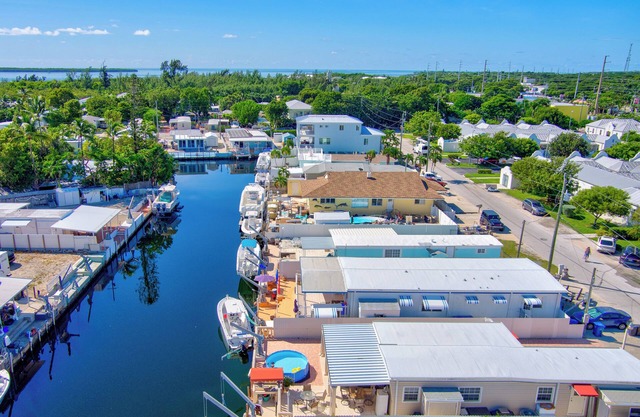 Tavernier's cozy waterfront retreat