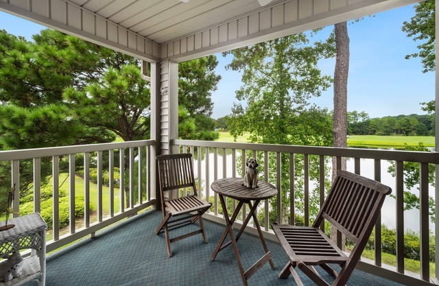 Tee Time Escape condo in Beautiful True Blue Golf Resort with Community Pool