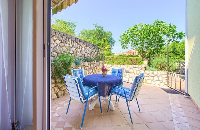 Terrace Flat in Porat, Malinska