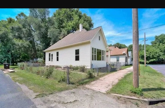 Terrific 2-bedroom estate with AC in charming Peoria