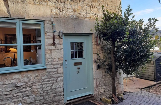 Tetbury Centre Market Place | Cottage + Parking