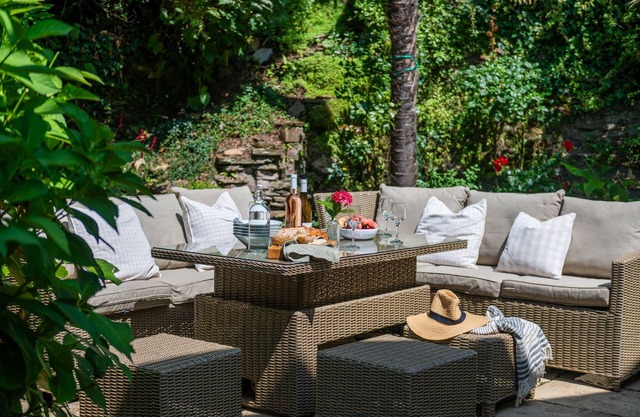 Thatchways - a house that sleeps 7 guests in 4 bedrooms