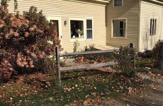 The 3rd bd of 1870. Farmhouse in Belfast, Maine