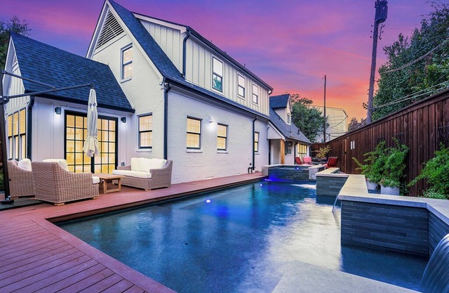 The Allison House: Historic Dallas Home w/Pool and Hot Tub in Quiet Neighborhood