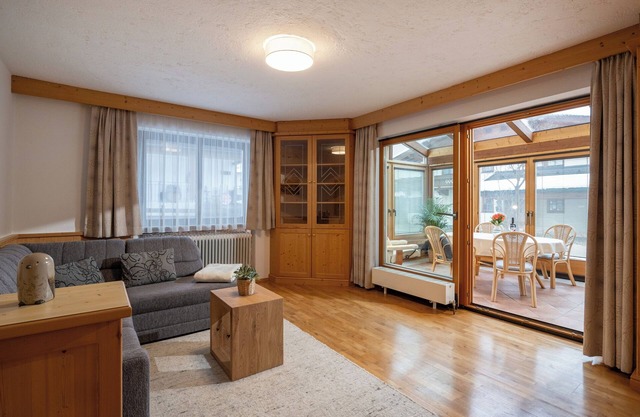 The aparmtent has a big garden and is perfectly located