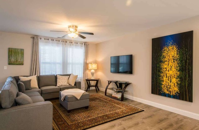 The Artist Retreat~$375 Free Activities Daily