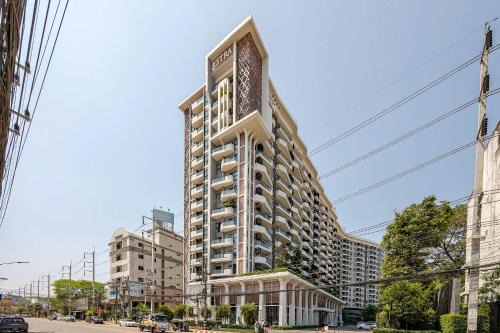 The Astra Sky River - Deluxe 1BR, City View, Rooftop Infinity Pool