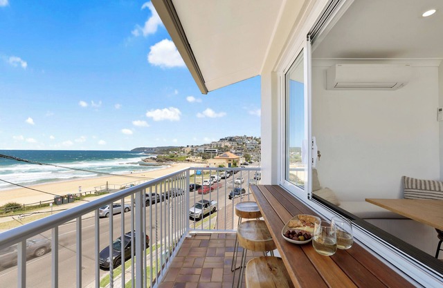 The Beach Front House@Curl Curl