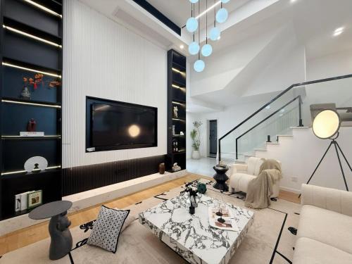 The Beautiful garden of Huangpu 3 superior apartment