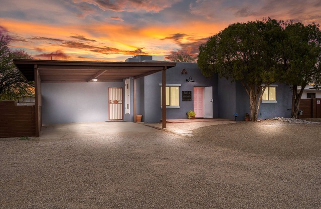 The Bees Knees on Lee!