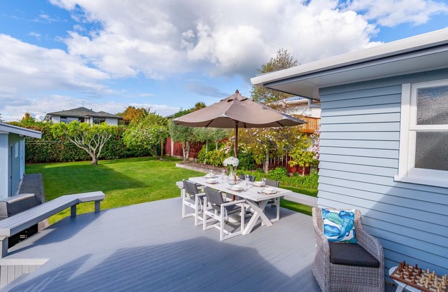 The Birches - Rainbow Point Holiday Home