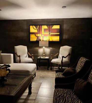The Black Tree Hotel Colonial