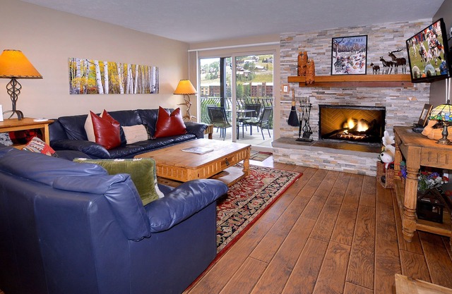 The Bluebell, Chateaux Condo, Pool, Hot tub, Sauna