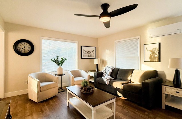 The Bonifacio Retreat | Entire One Bedroom Apartment | King Bed