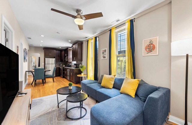 The BuckLogan Nest, Sleeps 6, Walk to Blue Line