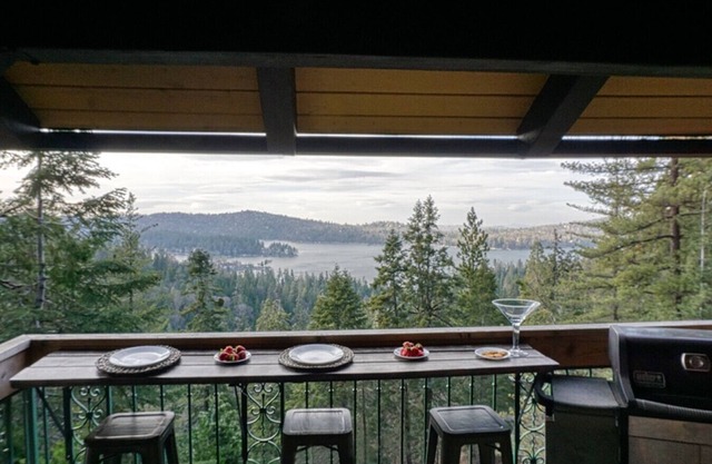 The Castle | Majestic Lake View | Soak