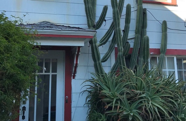 The Celtic Carriage House Upper North Berkeley