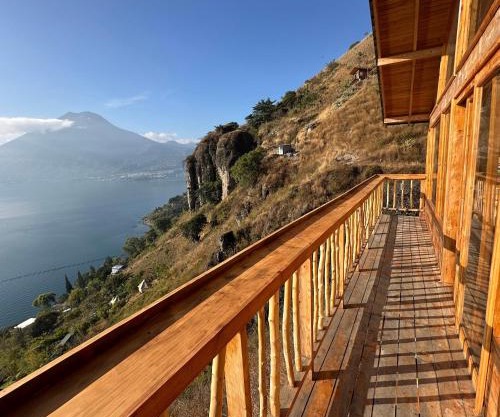 The Chalet - 4 bedrooms - stunning lake view