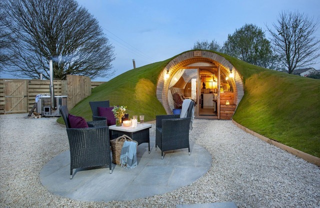 The Charm Inn, The Little Burrow