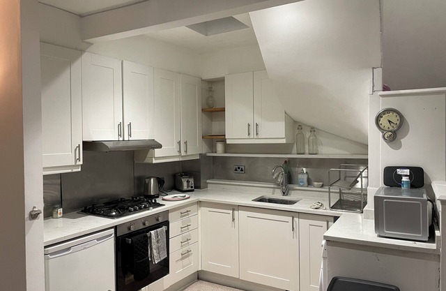 The CiniCue House nCinema room and pool table. nPrime location,Nottinghill