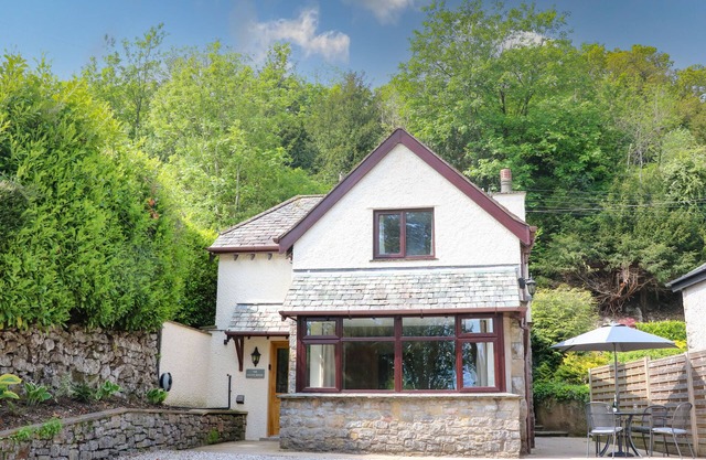THE COACH HOUSE, family friendly, with a garden in Arnside