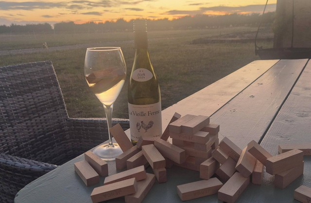 The Cosy Hide - a romantic, rural retreat