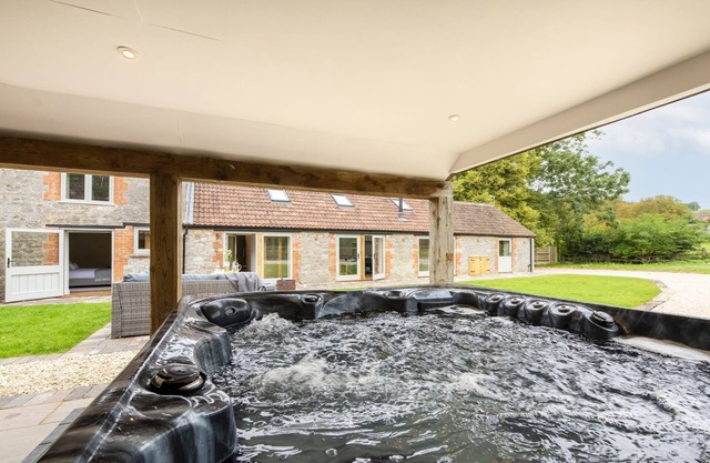 The Cowshed - a barn that sleeps 7 guests in 3 bedrooms