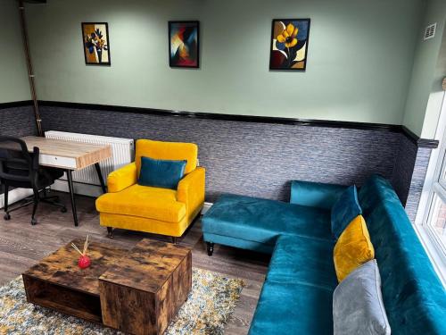 The Cozy Corner near NEC Birmingham Airport Entire Apartment Work Desk