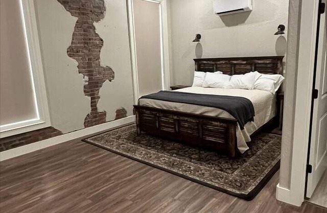 The Cross Bell Downtown 203