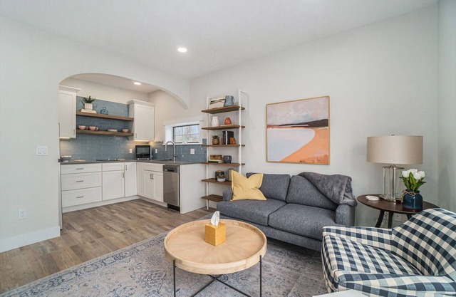 The Dala House Suite #4 with Private Lake Access