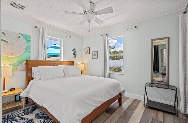 The Delray Cottages Retreat ~Heated Pool Oasis
