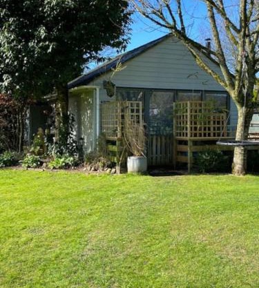 ‘The Den’ Self contained one bedroom annexe.
