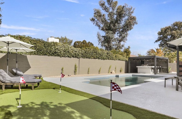 'The Desert Rebel' w/ Heated Pool & Jacuzzi Oasis