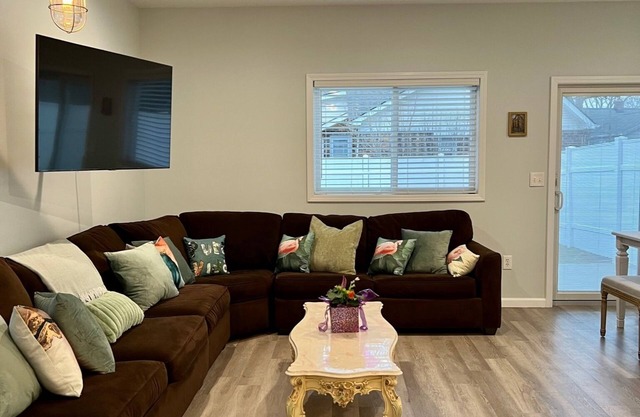 The Detroit vs Everybody House 20 mins from downtown in a walkable neighborhood.