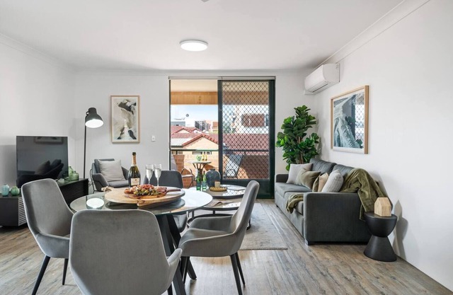 The Downtown Retreat - Heart of Redfern
