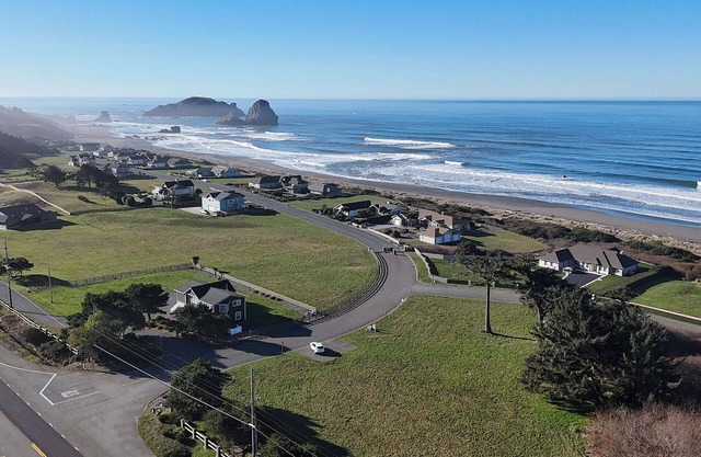 The Driftwood Cottage by The Sea