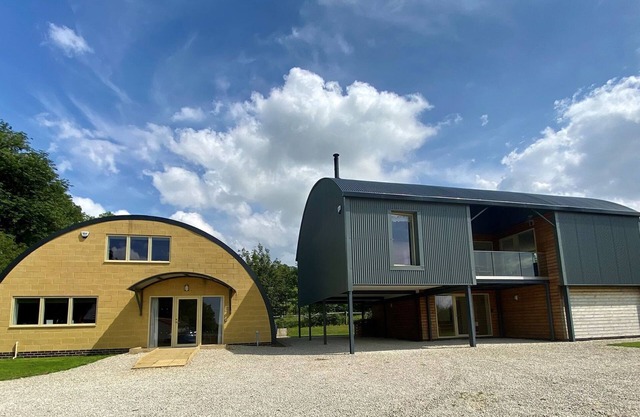 The Dutchy - sleeps 14 guests in 7 bedrooms