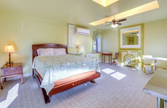 The ‘Eagle's Nest’ - Walk to Norton & UofL Health!