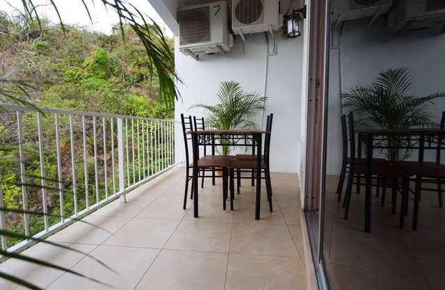 The Embassy Luxury Apt Crystal Towers II