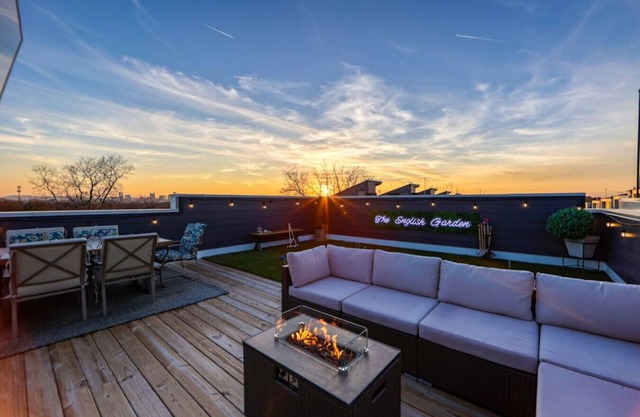 The English Garden near Downtown & Broadway 12Beds