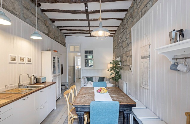 The Fig Tree House by LovelyStay