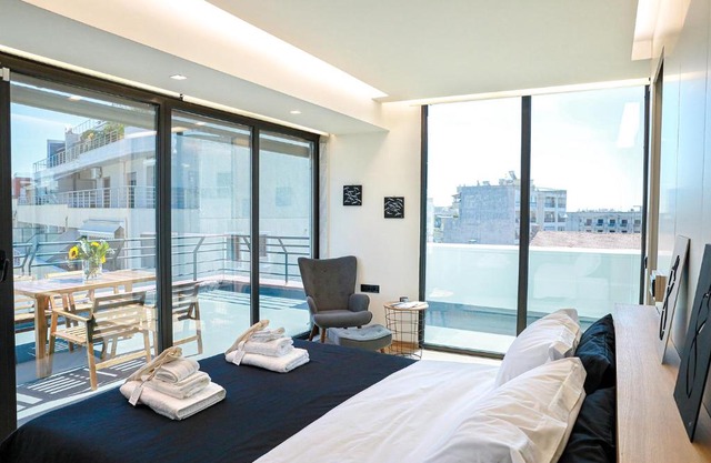 The First Key Luxury & small apartment in the center of Xanthi