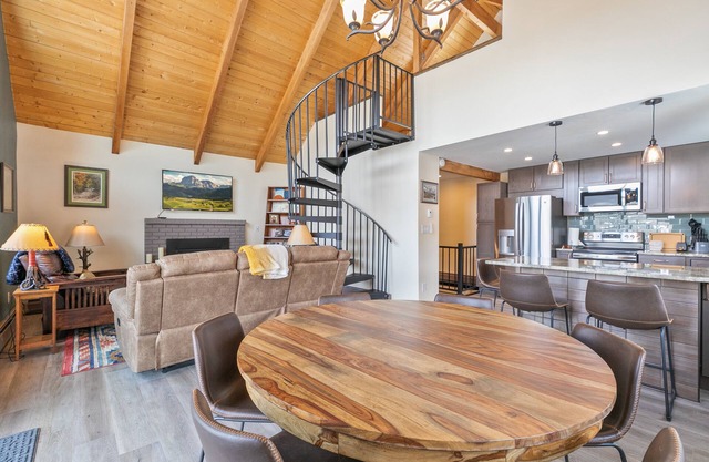 The Fishermen’s Place: Mountain Views + Dog Friendly
