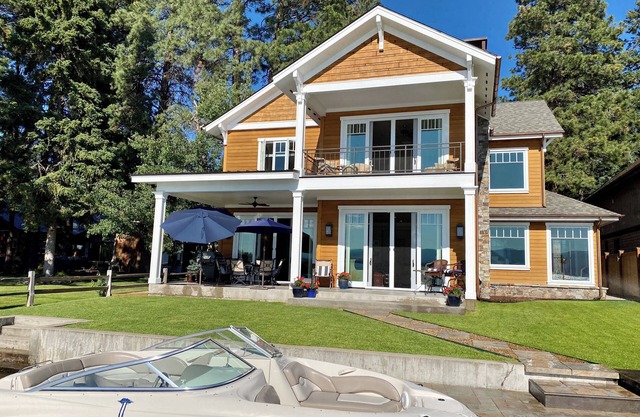 THE FOX HOUSE on Flathead Lake: Lakefront Luxury Living