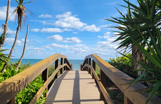 The Gables of Vero Beach - Ocean Front Condo 2/2 Vero Beach In Town 4th Floor