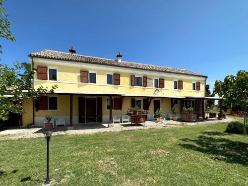 the Ginestra in historic country house with pool and air cond in Senigallia