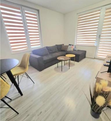 The Golden Mail View